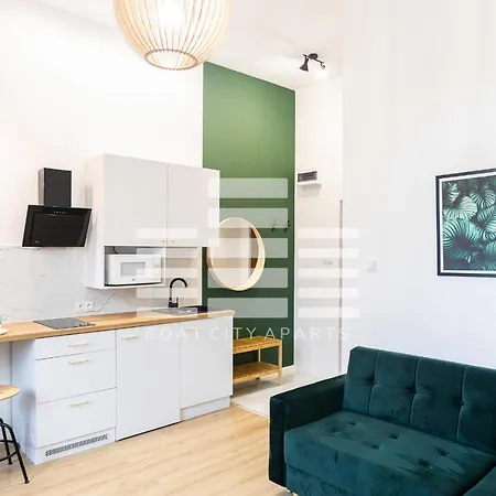 Boat Aparts - Dworzec Fabryczna 3*