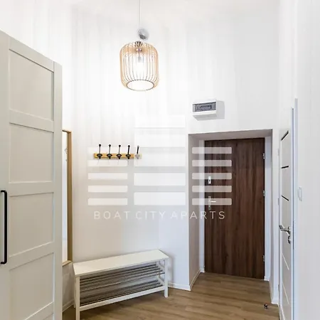 Boat Aparts - Dworzec Fabryczna Aparthotel