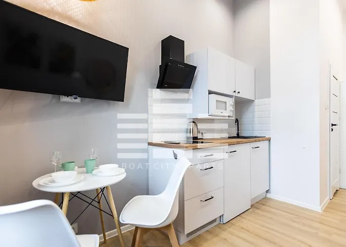 Boat Aparts - Dworzec Fabryczna 3*